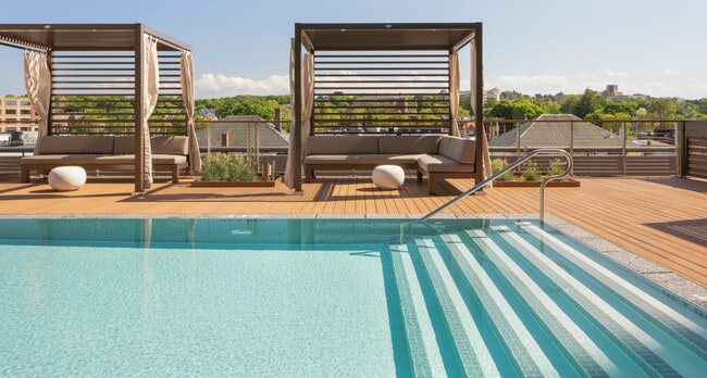 Building Photo - 125 Guest St