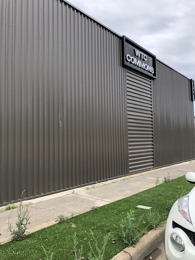 Building Photo - 2075 Baldwin Ave