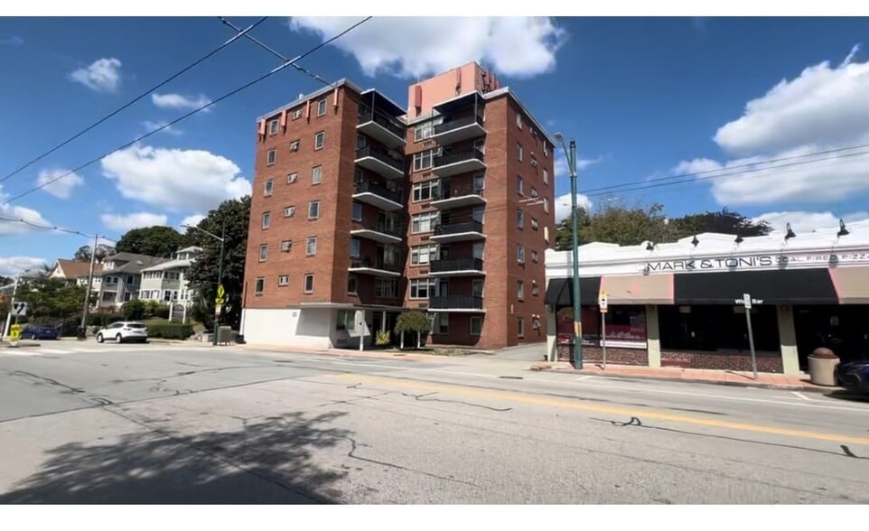 Building Photo - 125 Trapelo Rd