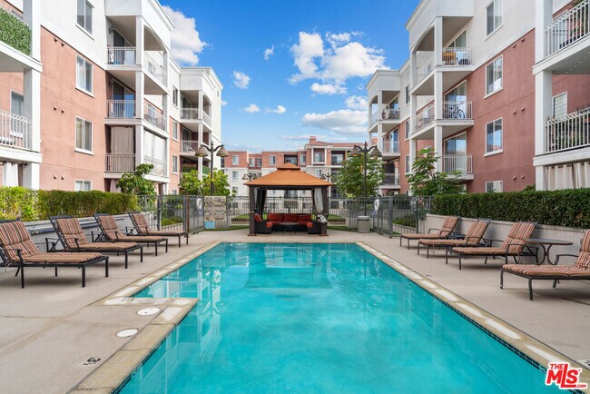 Building Photo - 3740 Santa Rosalia Dr