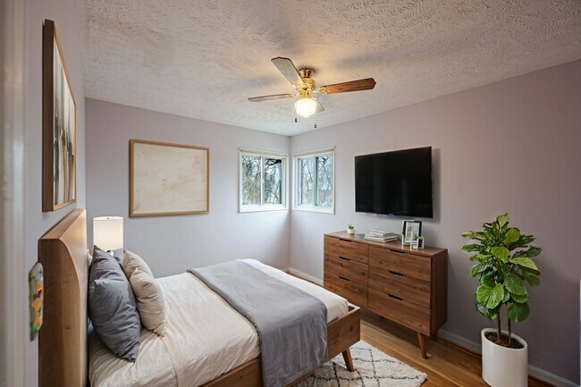 Building Photo - 5806 Flanders St