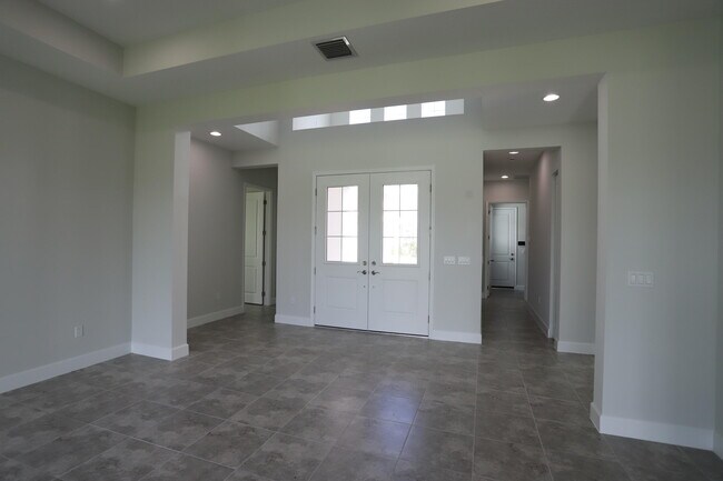 Building Photo - 15192 Wildwood Cir