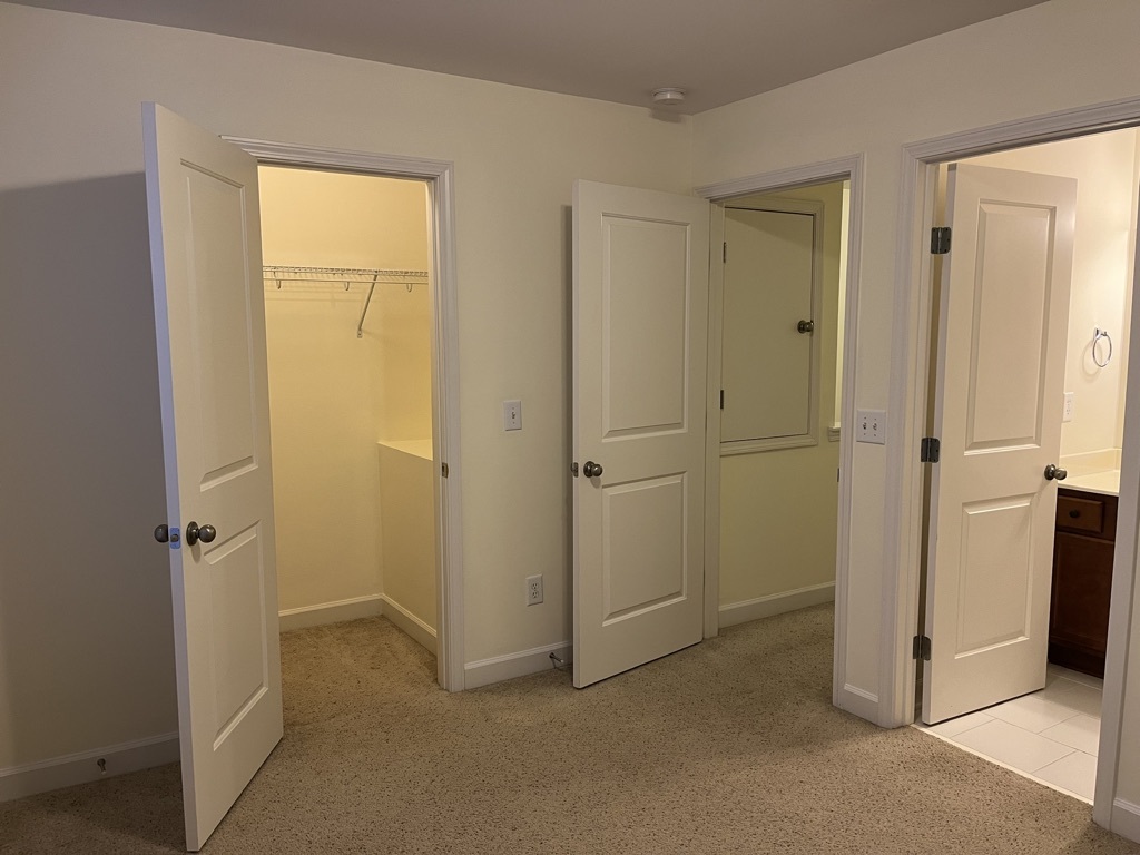 Guest Room Closet - 3224 Lincoya Creek Dr