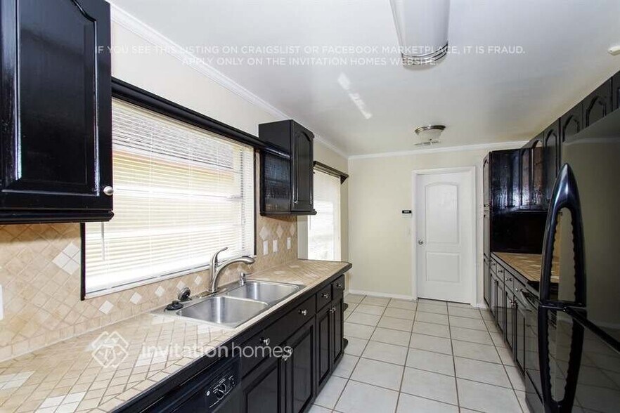 Building Photo - 1021 Kelly Creek Cir