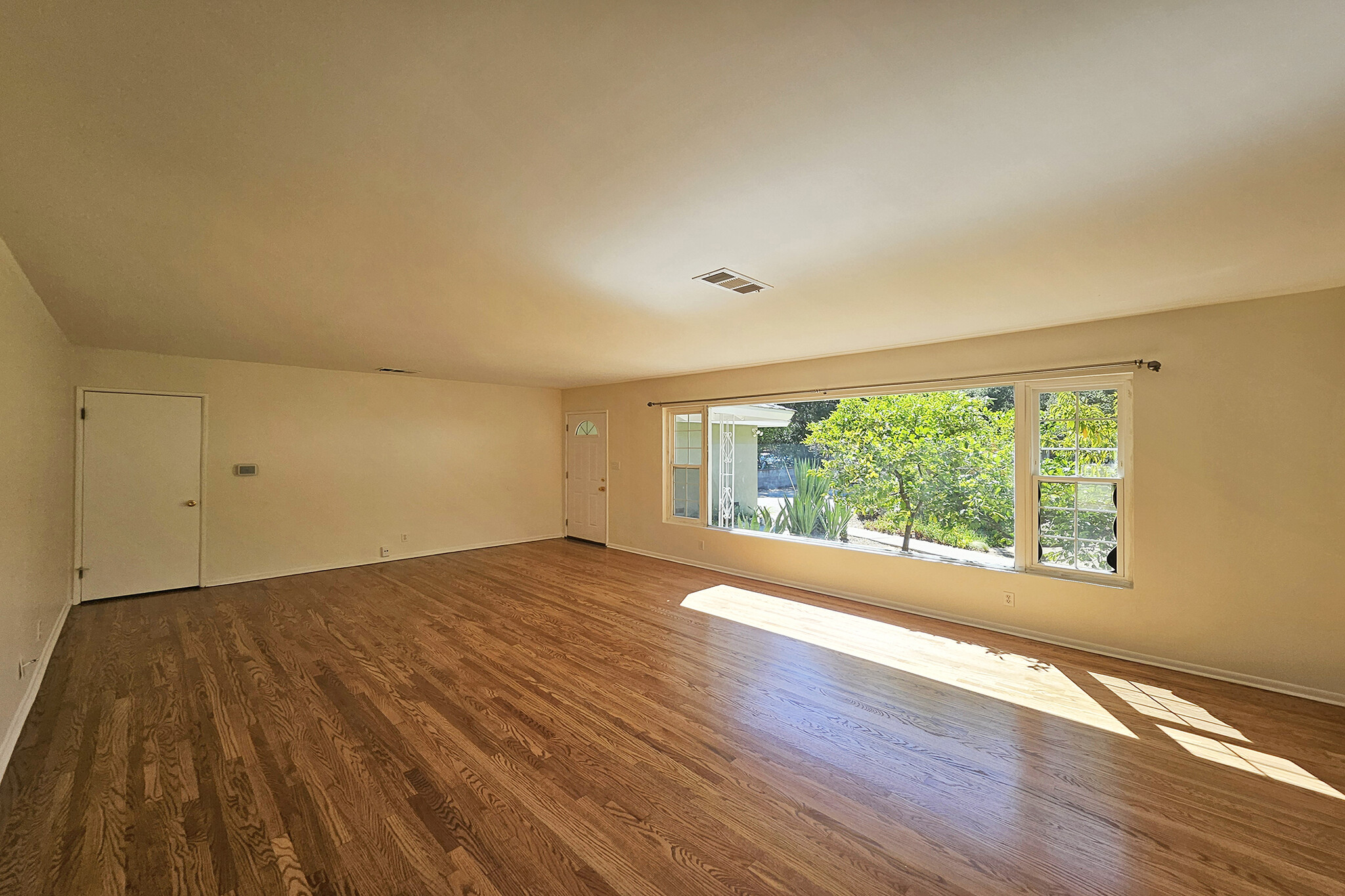 Building Photo - 3700 Glenwood Ave