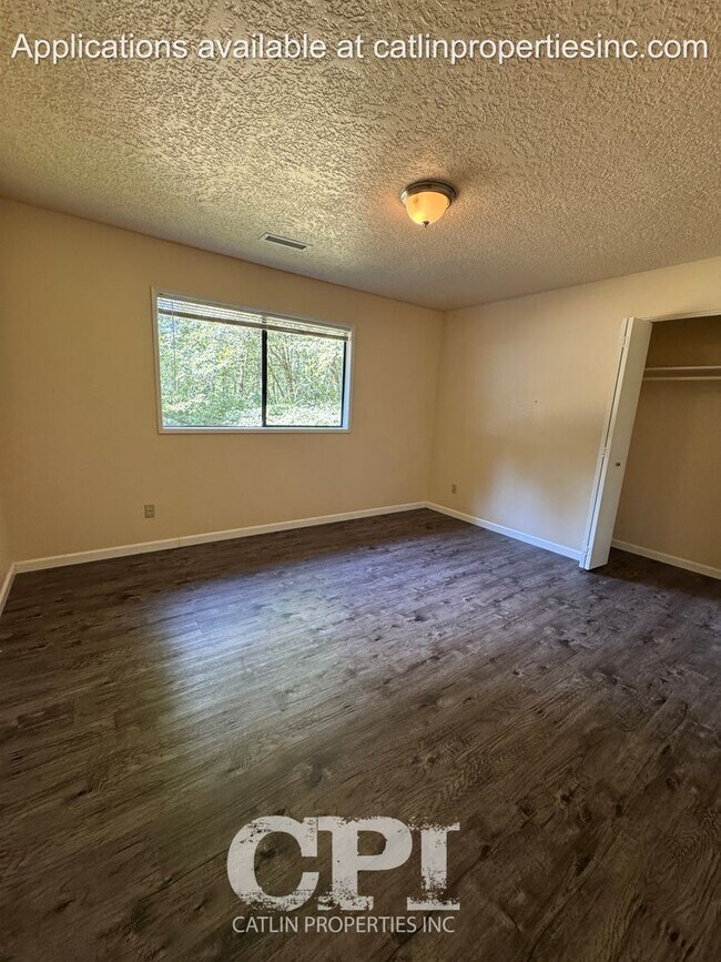 Building Photo - 671 Ragland Rd