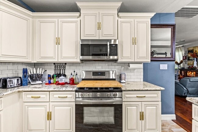 Building Photo - 3715 Avenue O 1/2