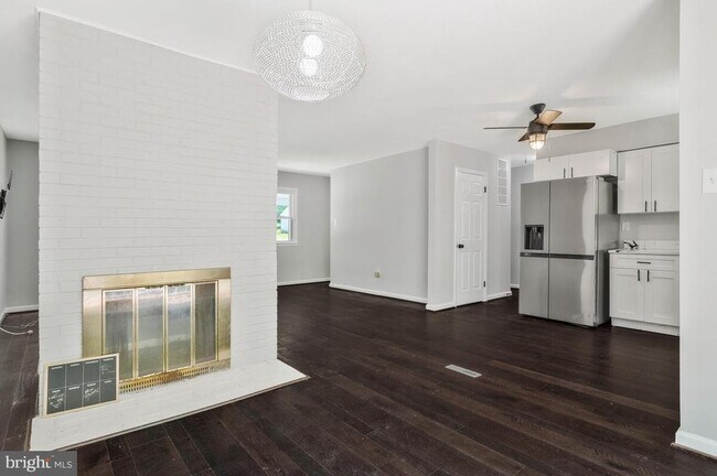 Building Photo - 9205 Midland Turn