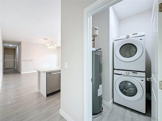 Building Photo - 402-414 NW 41st St