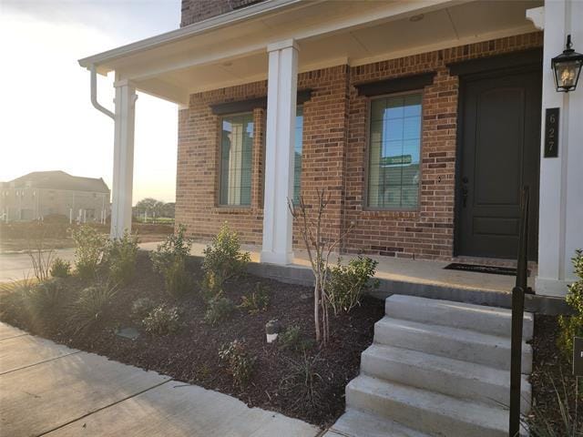 Building Photo - 627 Redwood Wy