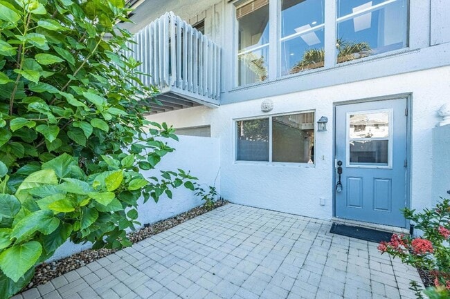 Building Photo - 2936 Florida Blvd