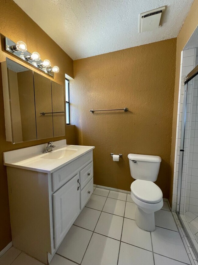 Building Photo - OWNER'S SUMMER SPECIAL-$300 OFF first 3 months! Sparkling Pool Home!