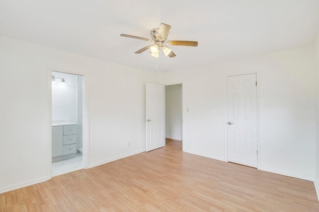 Building Photo - 110 N C St