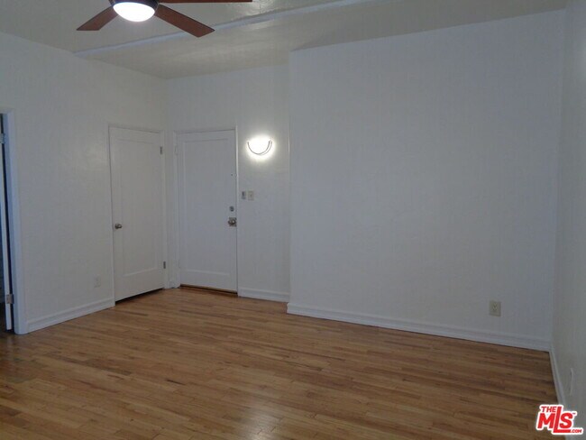 Building Photo - 1266 S Citrus Ave