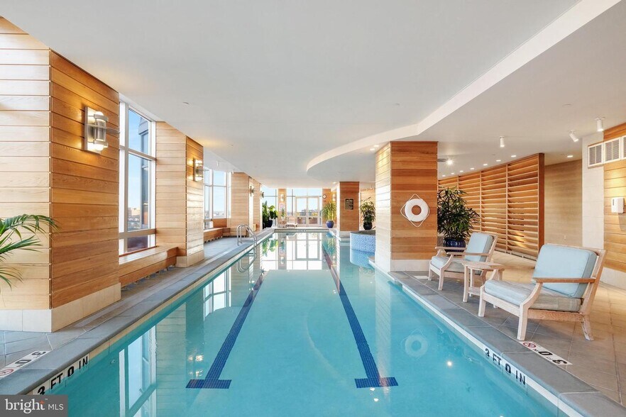 Building Photo - 440 S Broad St