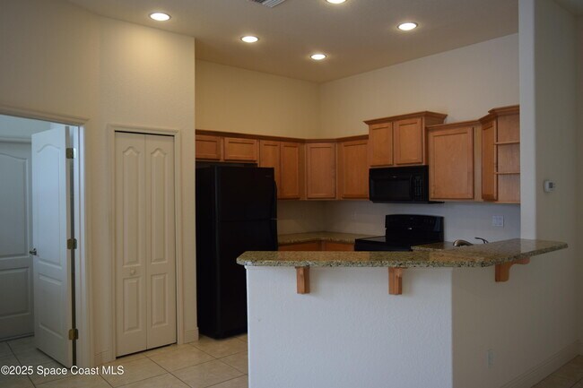 Building Photo - 1170 Eleuthera Dr NE