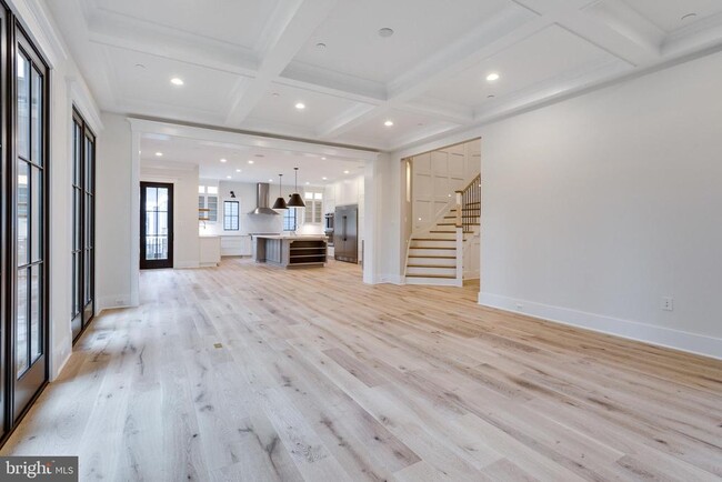 Building Photo - 5615 McLean Dr