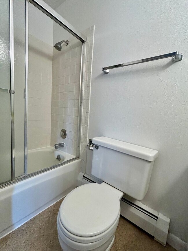 Building Photo - Affordable 3 Bed 2 Bath Condo, Attached Garage, on Quiet Street in Lafayette