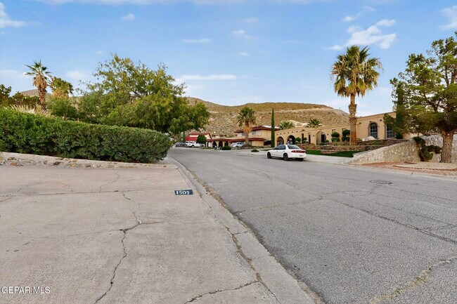 Building Photo - 1509 Lost Padre Mine Dr