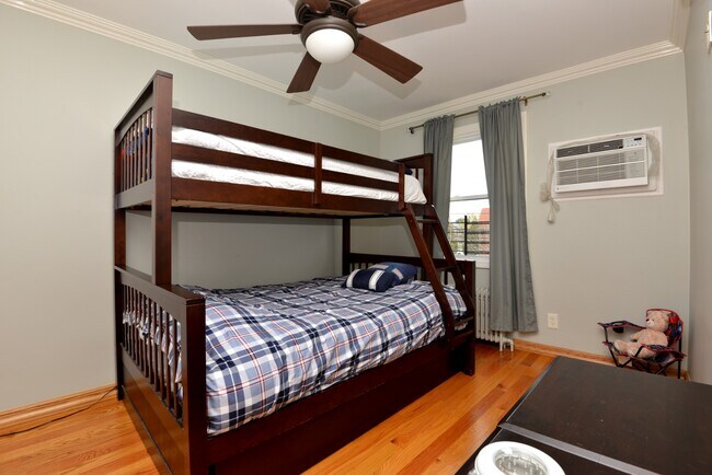 Building Photo - 174-06 Jewel Ave