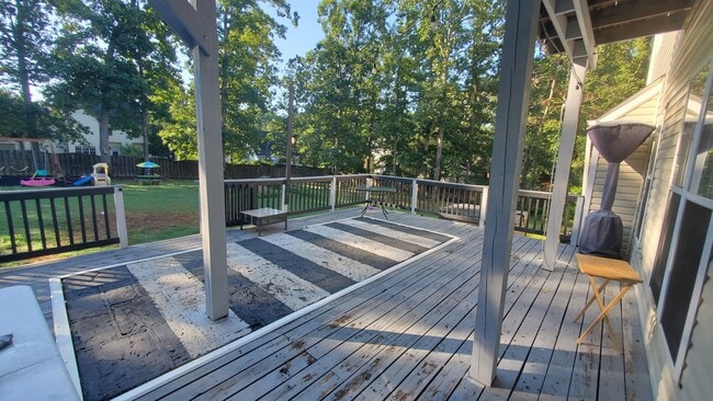 Deck - 5014 Scaleybark Ct