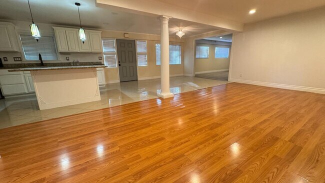 Building Photo - 7610 Miller Ave