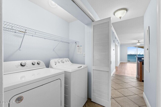 Building Photo - 2400 Grandiflora Blvd