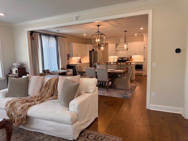Building Photo - 854 Clear Spring Dr