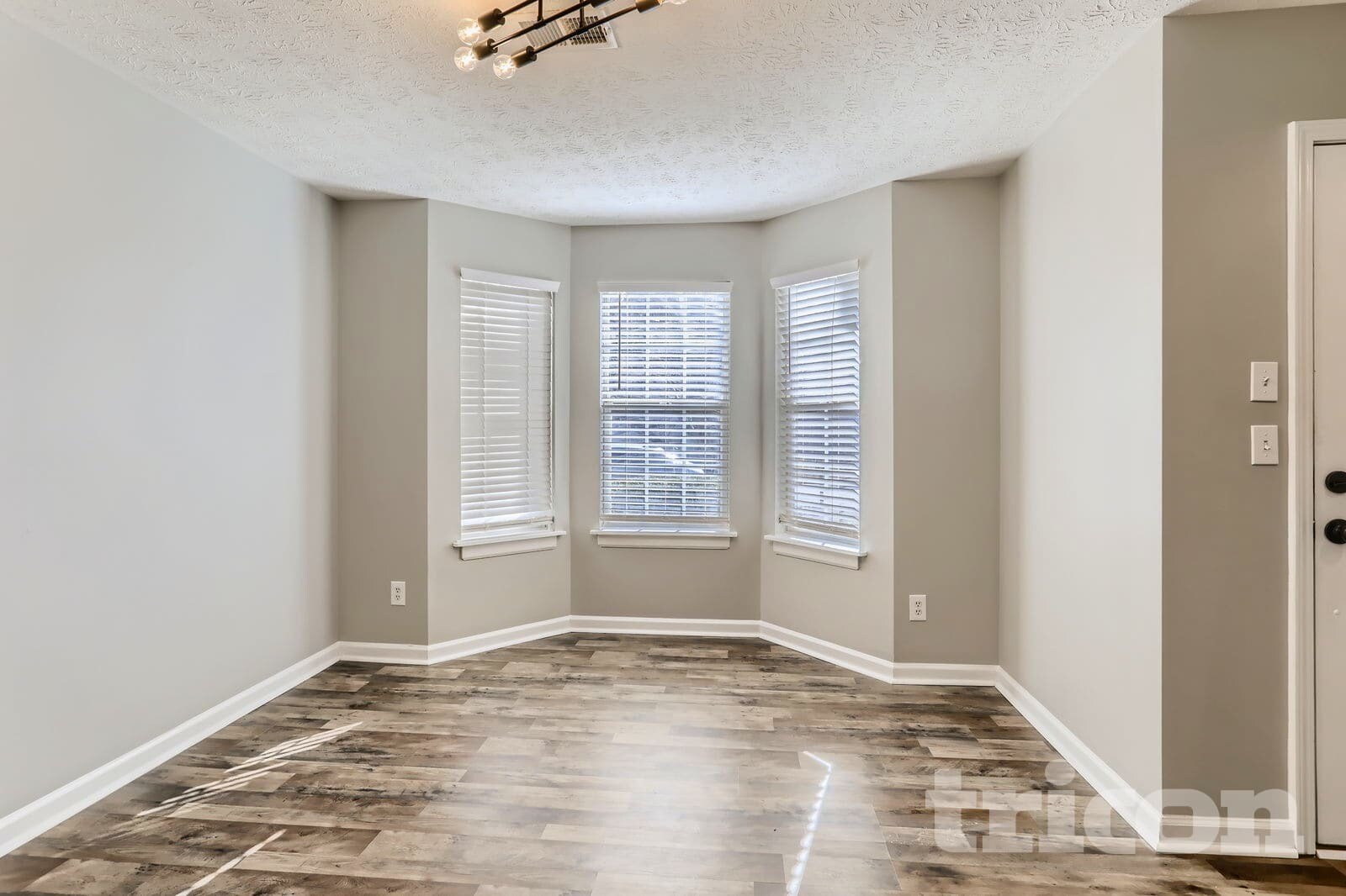 Building Photo - 270 Hayward Ln