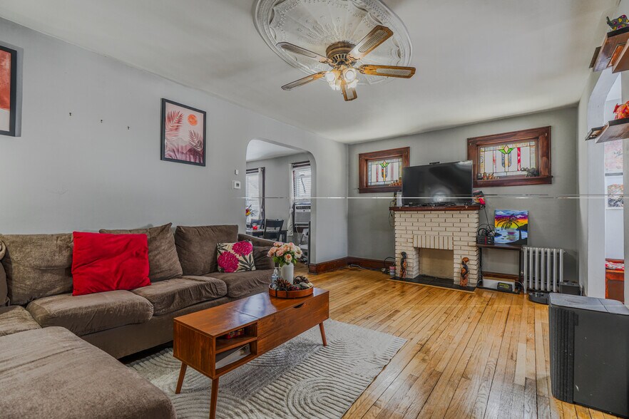 Living Room - 416 E 6th Ave