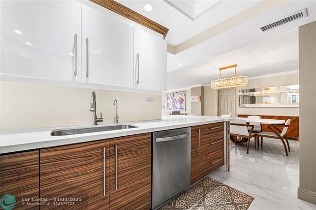Building Photo - 1500 S Ocean Dr