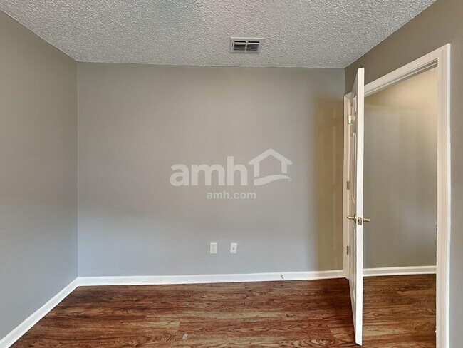 Building Photo - 1526 Bay Harbor Dr