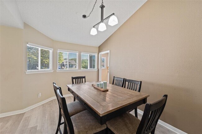 Building Photo - 13314 Briar Hollow Dr