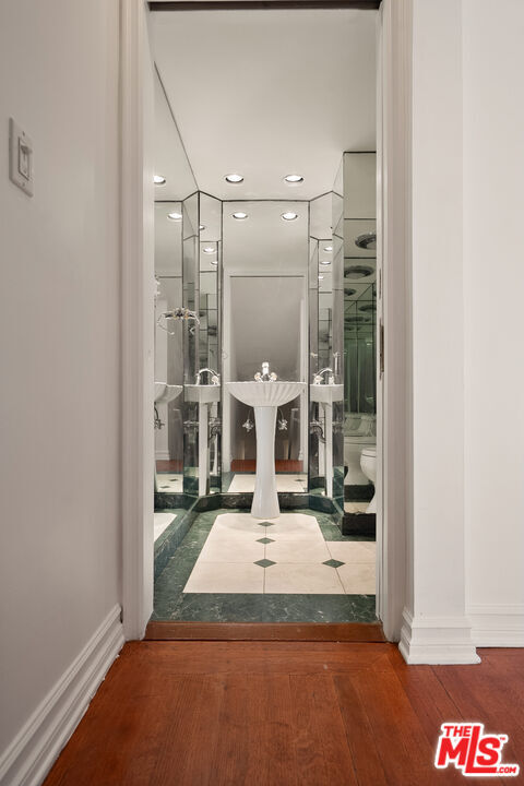 Building Photo - 129 Alta Ave