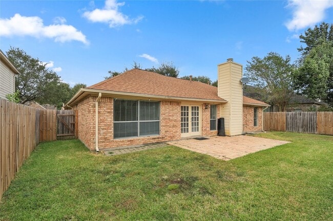 Building Photo - 17819 Scenic Oaks Dr