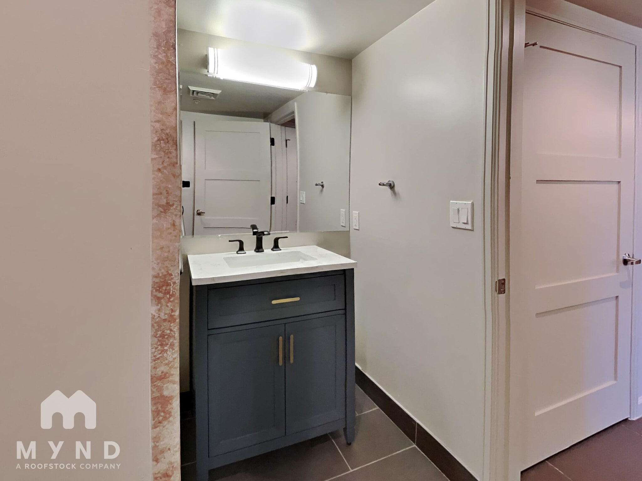 Building Photo - 535 W Thomas Rd