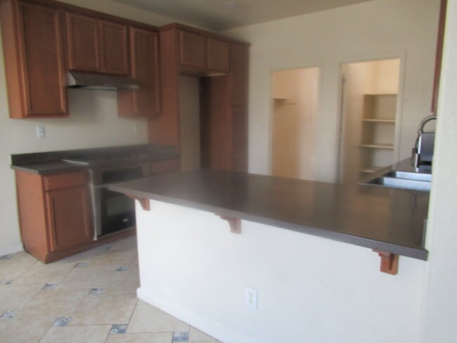 Building Photo - 1505 Garnet Way