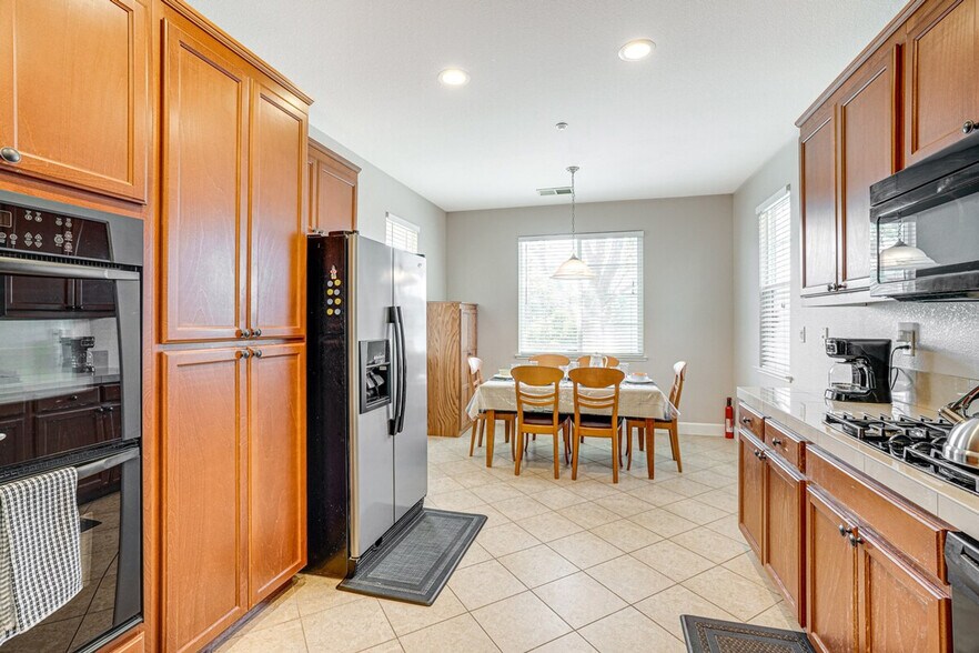 Building Photo - 140 Lawlor Ct