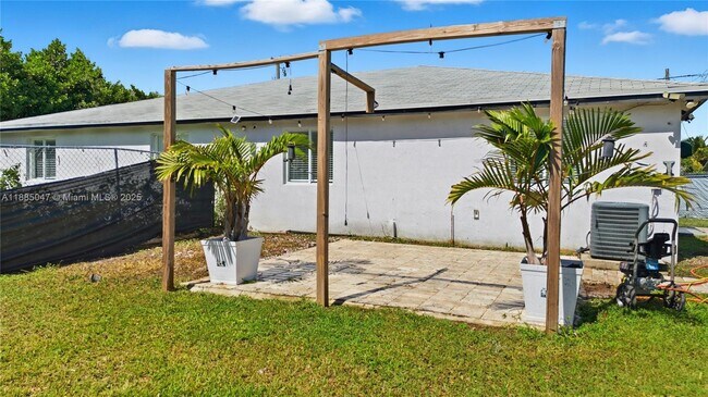 Building Photo - 10350 SW 181st St