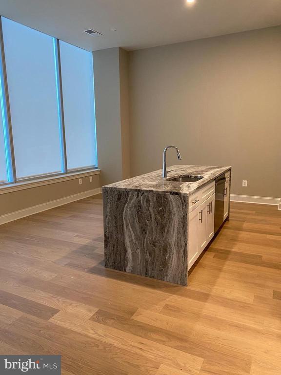 Building Photo - 1900 Arch St