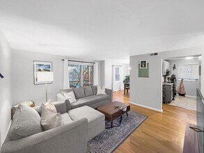 Building Photo - 25 Rockland St