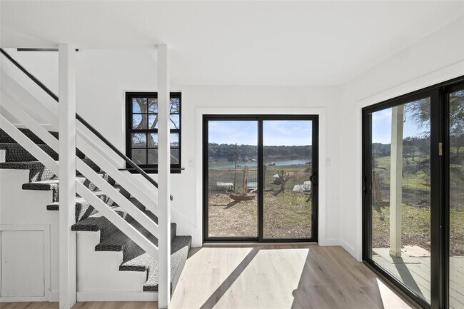 Building Photo - 1201 Lakeshore Dr