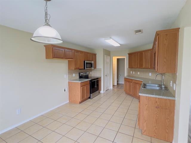 Building Photo - 1210 Antoinette Dr