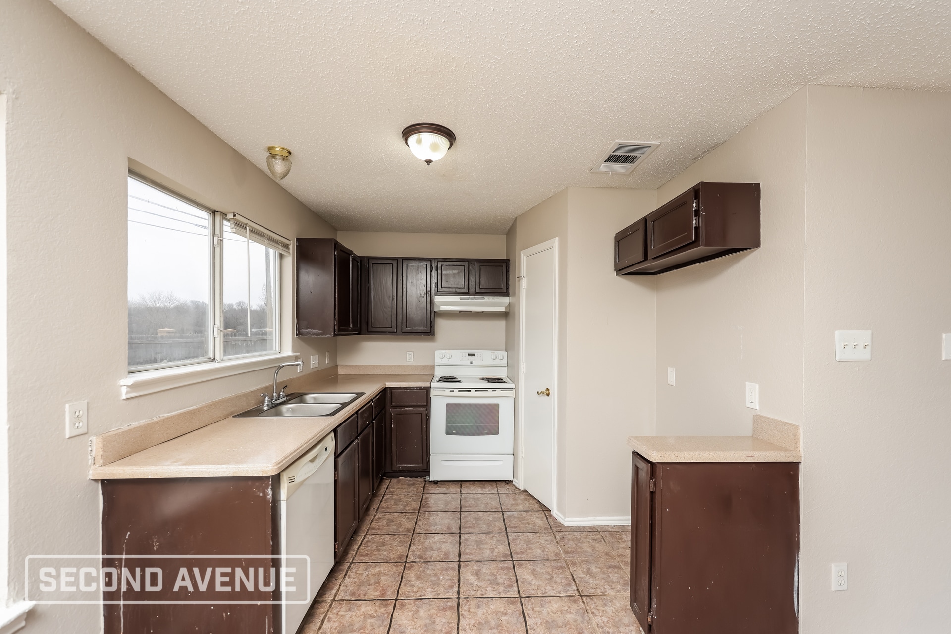 Building Photo - 12931 Parker Ct