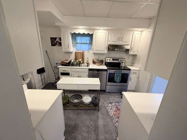 Building Photo - 564 Shroyer Rd