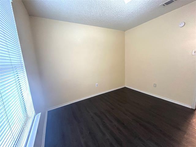 Building Photo - 2303 Lido Ln