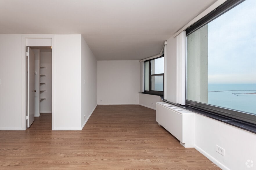 Building Photo - South Shore Beach Apartments