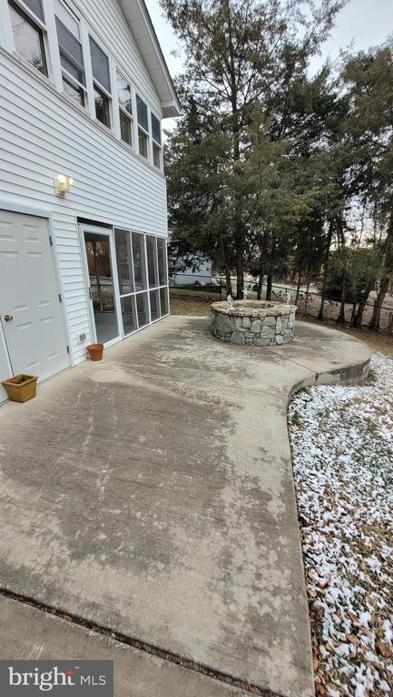 Building Photo - 557 Bellview Ave