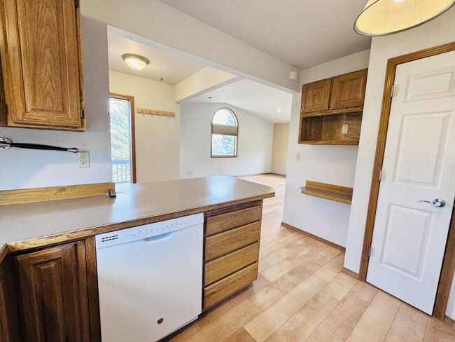 Building Photo - 2153 Alpine Dr