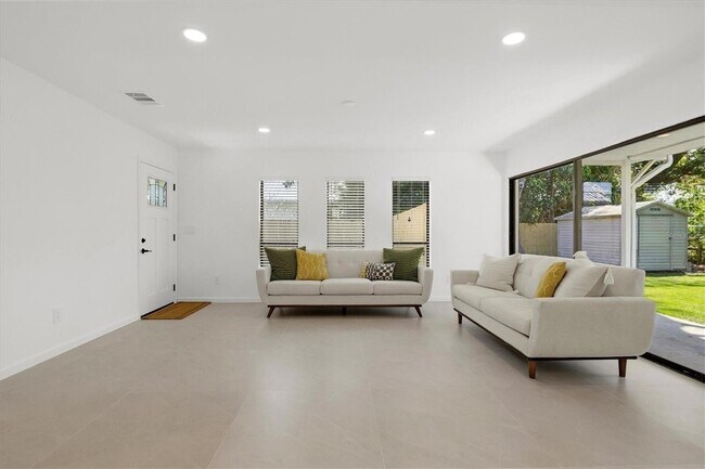 Building Photo - 3663 Egerton Cir